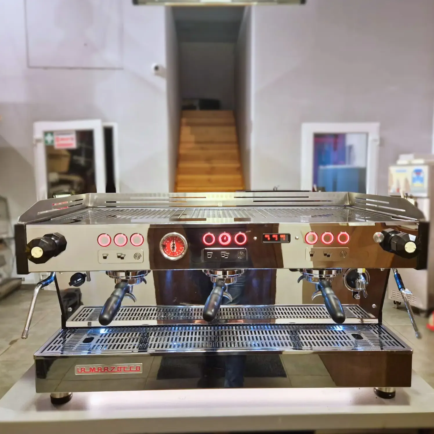La Marzocco Linea PB 3 groups – Premium professional Italian espresso machine