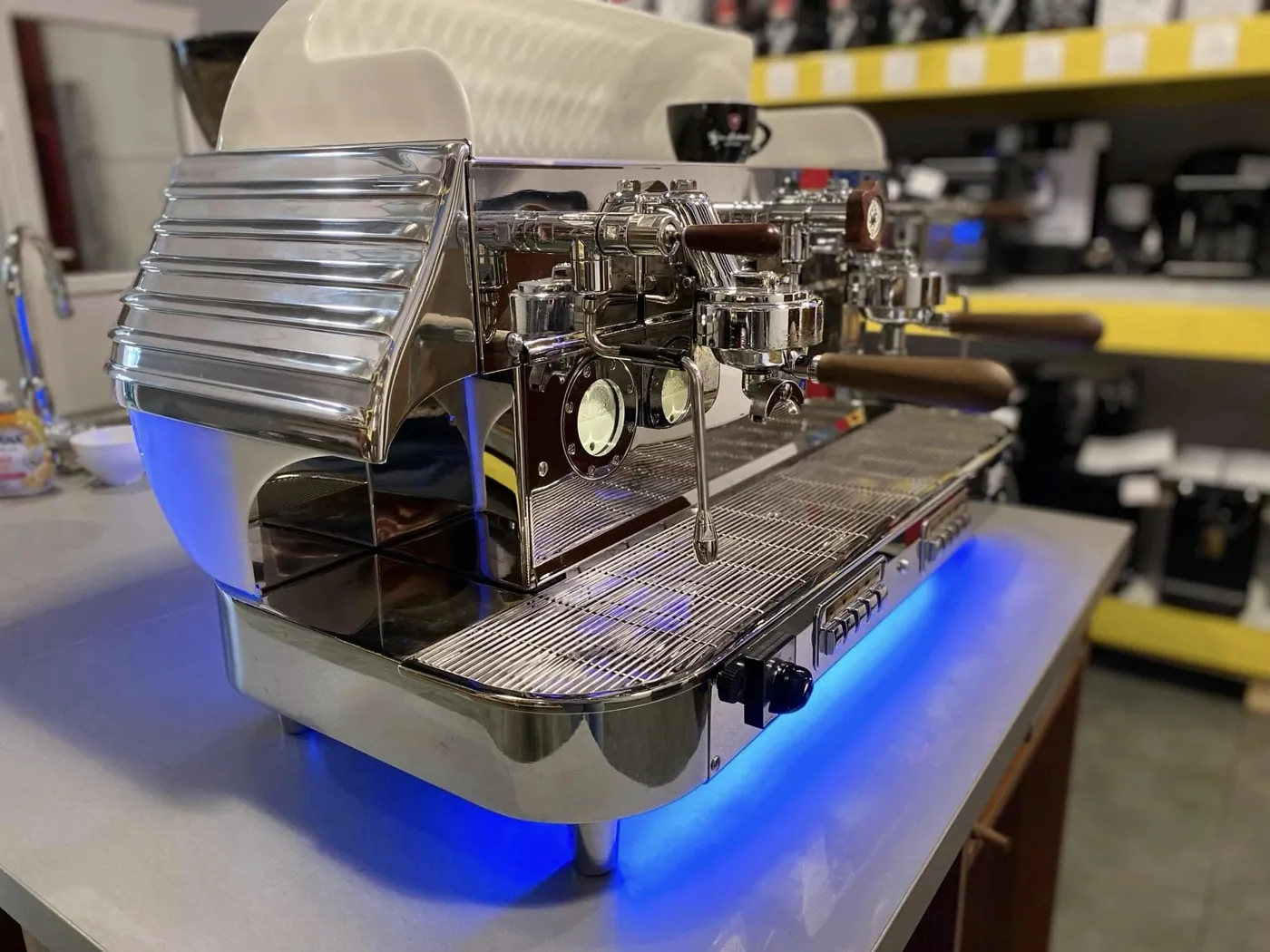 Elektra Barlume 2 groups - Portafilter coffee machine - View 1