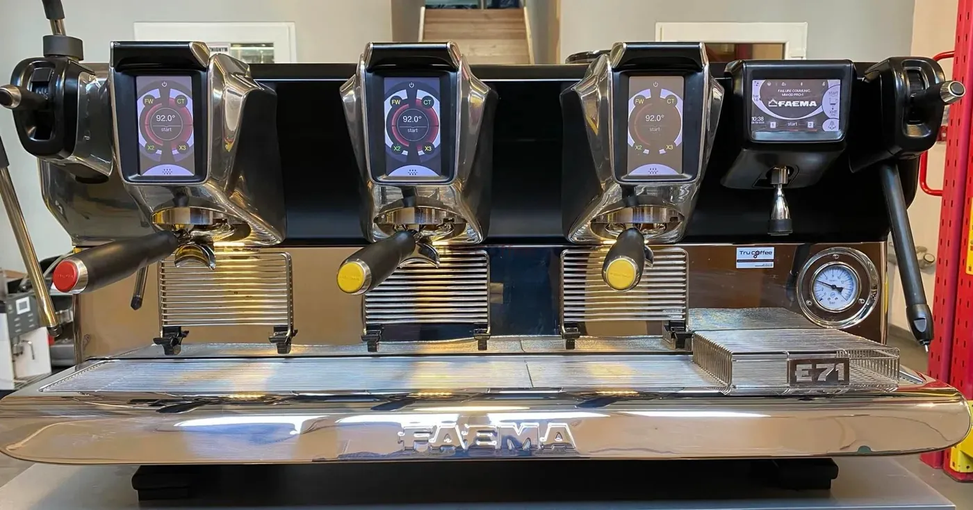 FAEMA E71 3 groups - Portafilter coffee machine