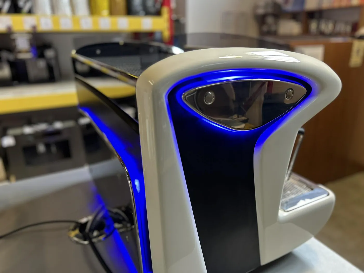 FAEMA Emblema 2 groups - Portafilter white/blue coffee machine - View 2