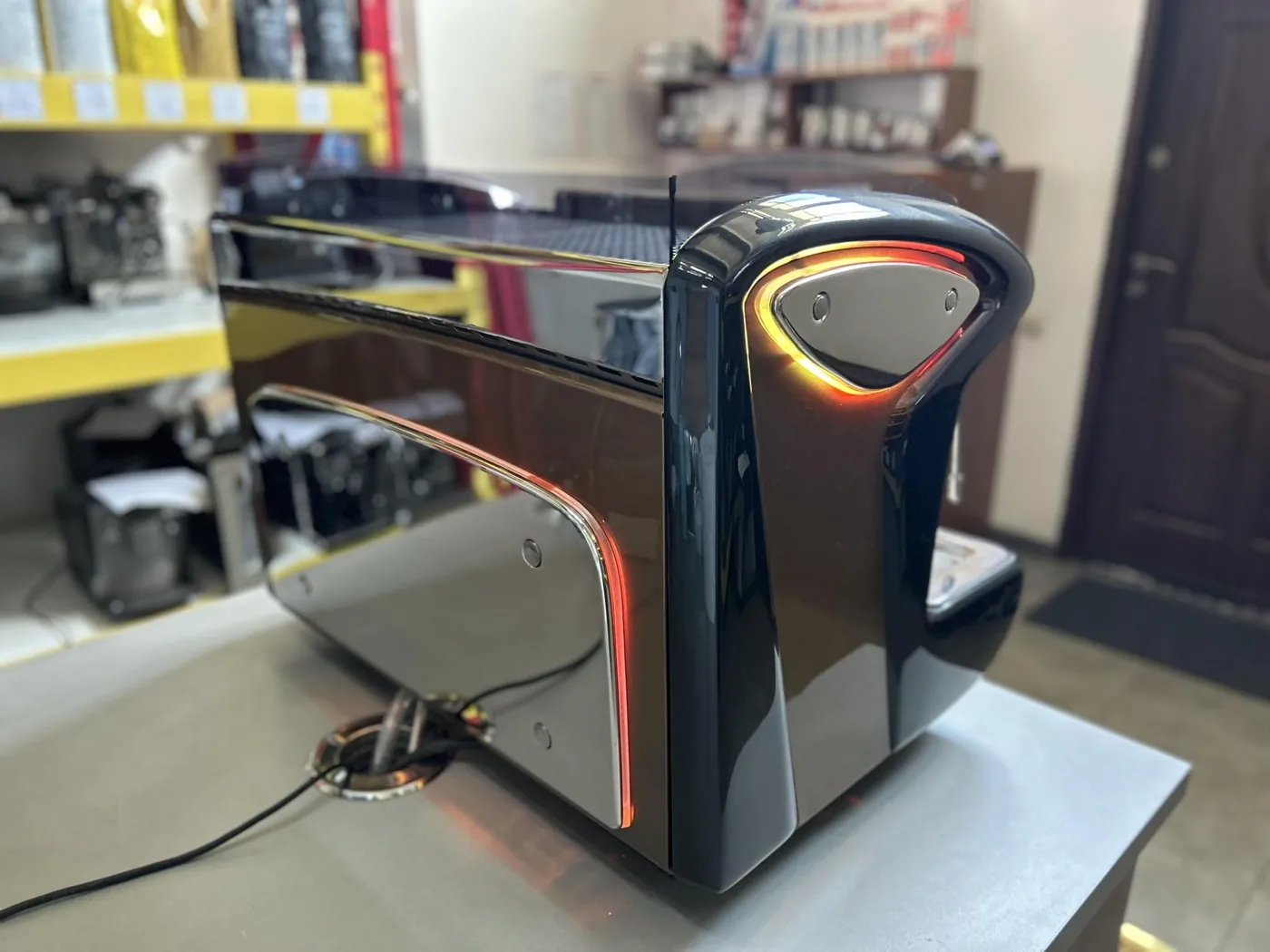 FAEMA Emblema 2 groups - Portafilter black coffee machine - View 3