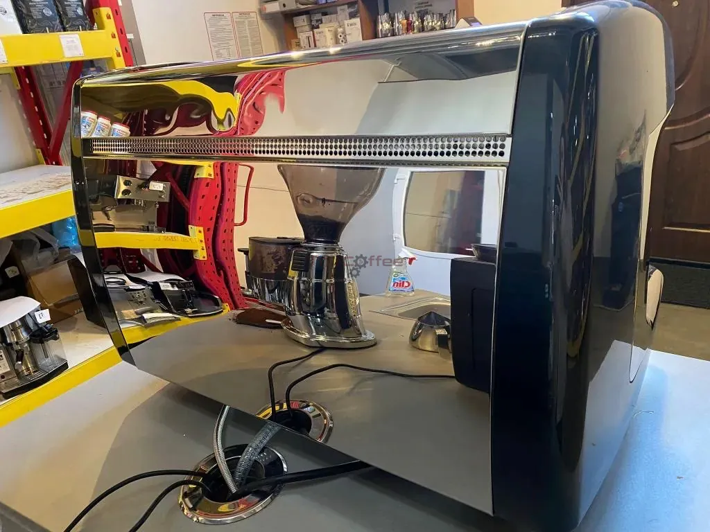 La Cimbali M39 Dosatron 2 groups - Portafilter coffee machine Tall Cup - View 2