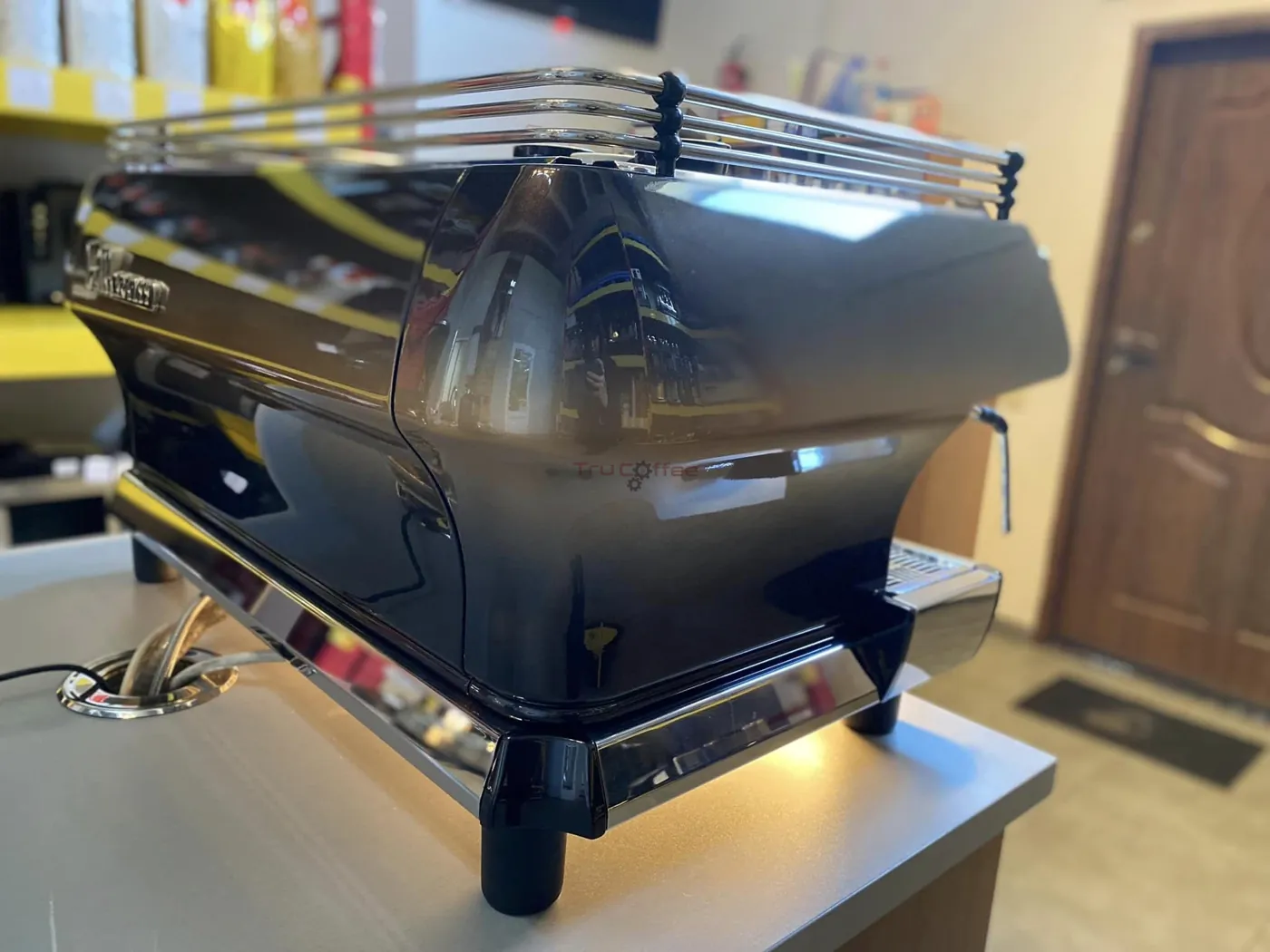 La Marzocco GB5 Manual 3 groups - Portafilter coffee machine - View 2