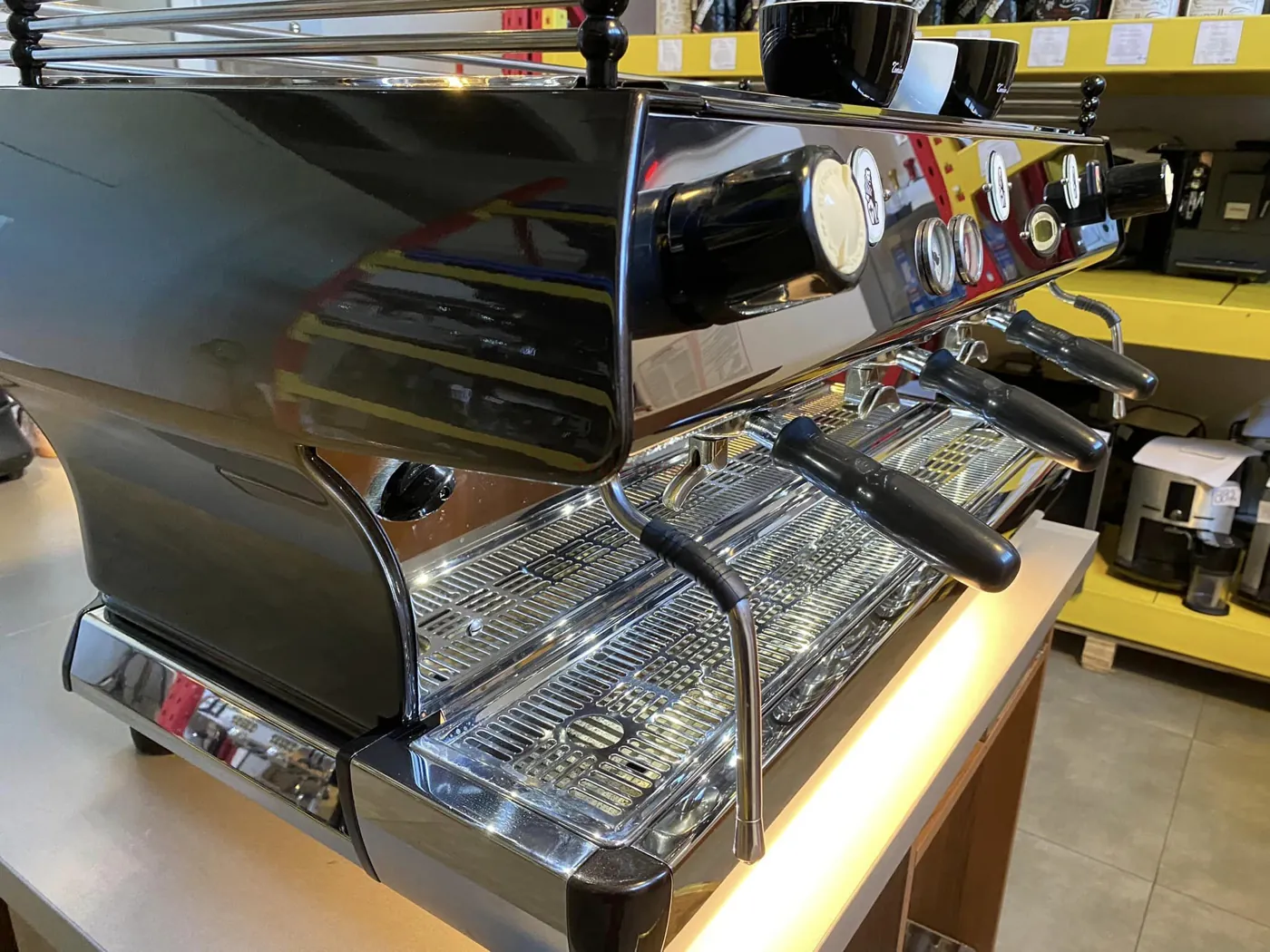 La Marzocco GB5 Manual 3 groups - Portafilter coffee machine thumbnail 6