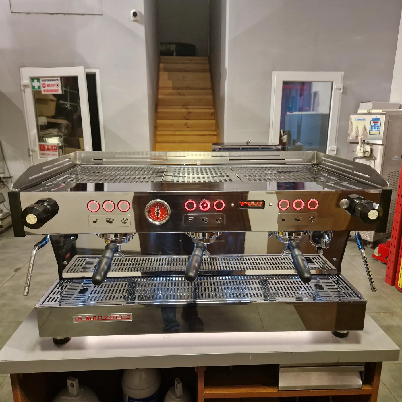 La Marzocco Linea PB 3 groups - Portafilter coffee machine thumbnail 5