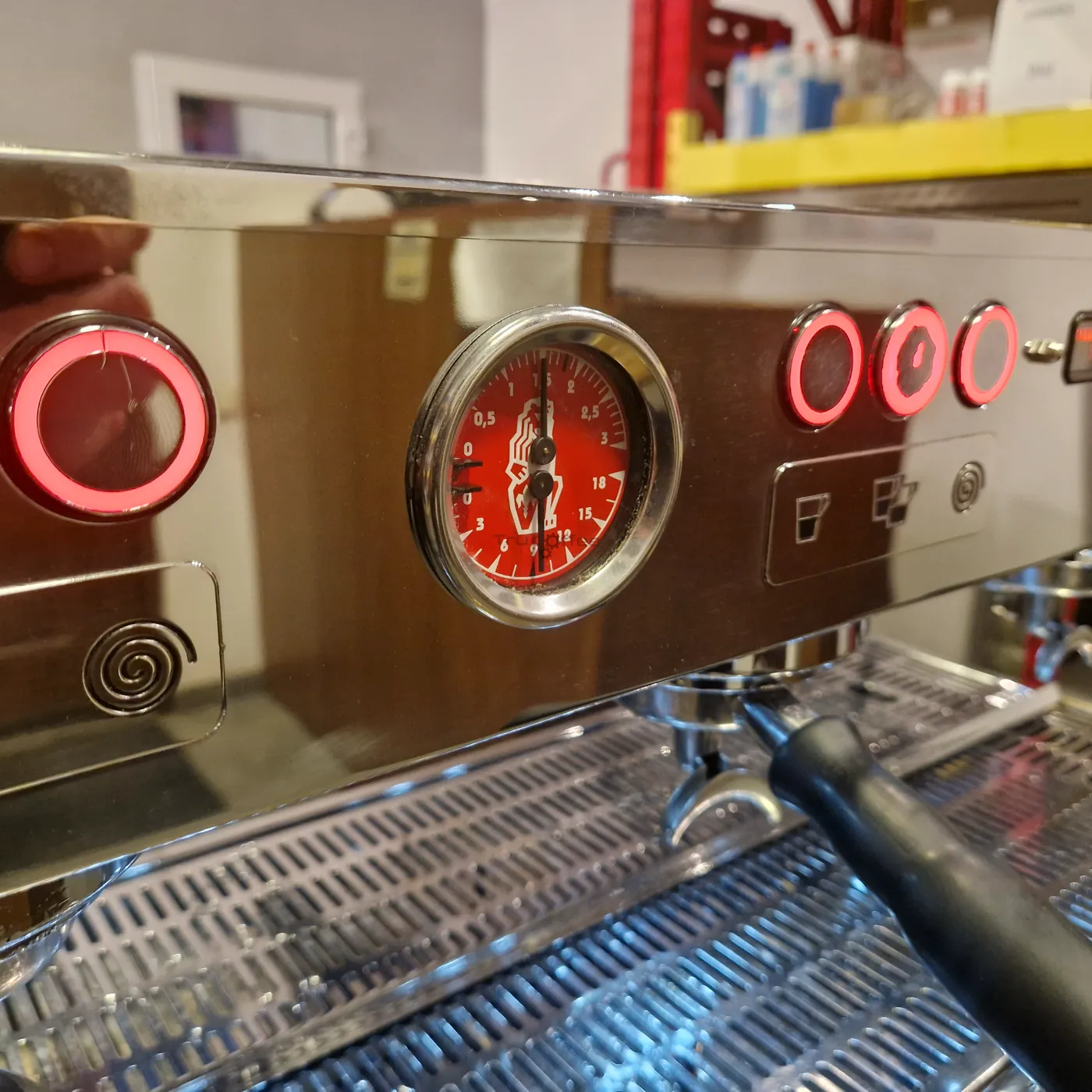 La Marzocco Linea PB 3 groups - Portafilter coffee machine thumbnail 7